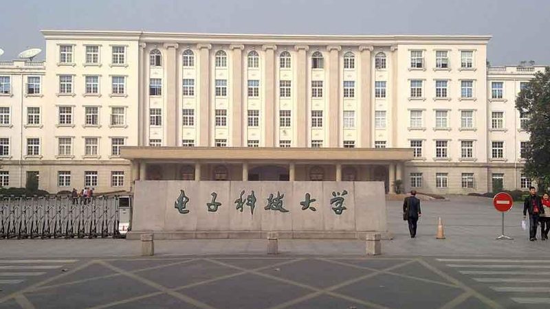 铝基板：揭秘其材质分类与广泛应用**