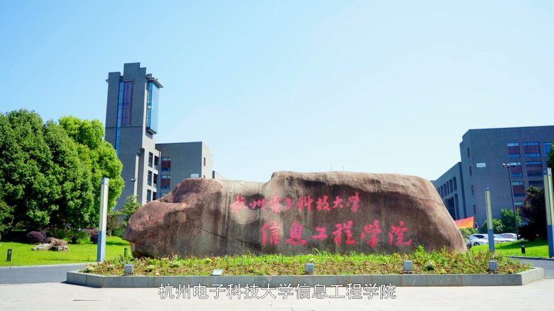 在谈判成功后，要仔细阅读合同条款，确保自身权益。以下是一些需要注意的条款：